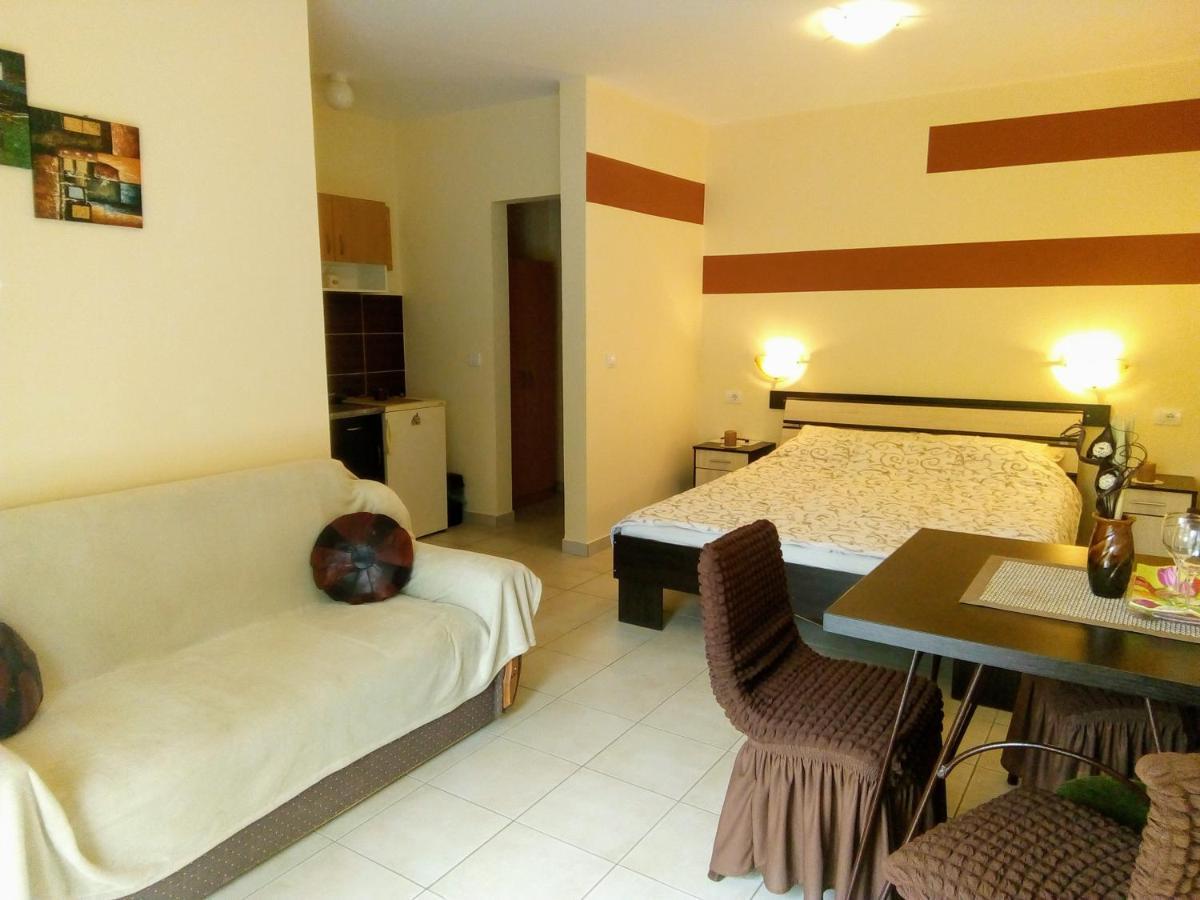 Apartment Vila Mm Srce Vrdnik Ngoại thất bức ảnh