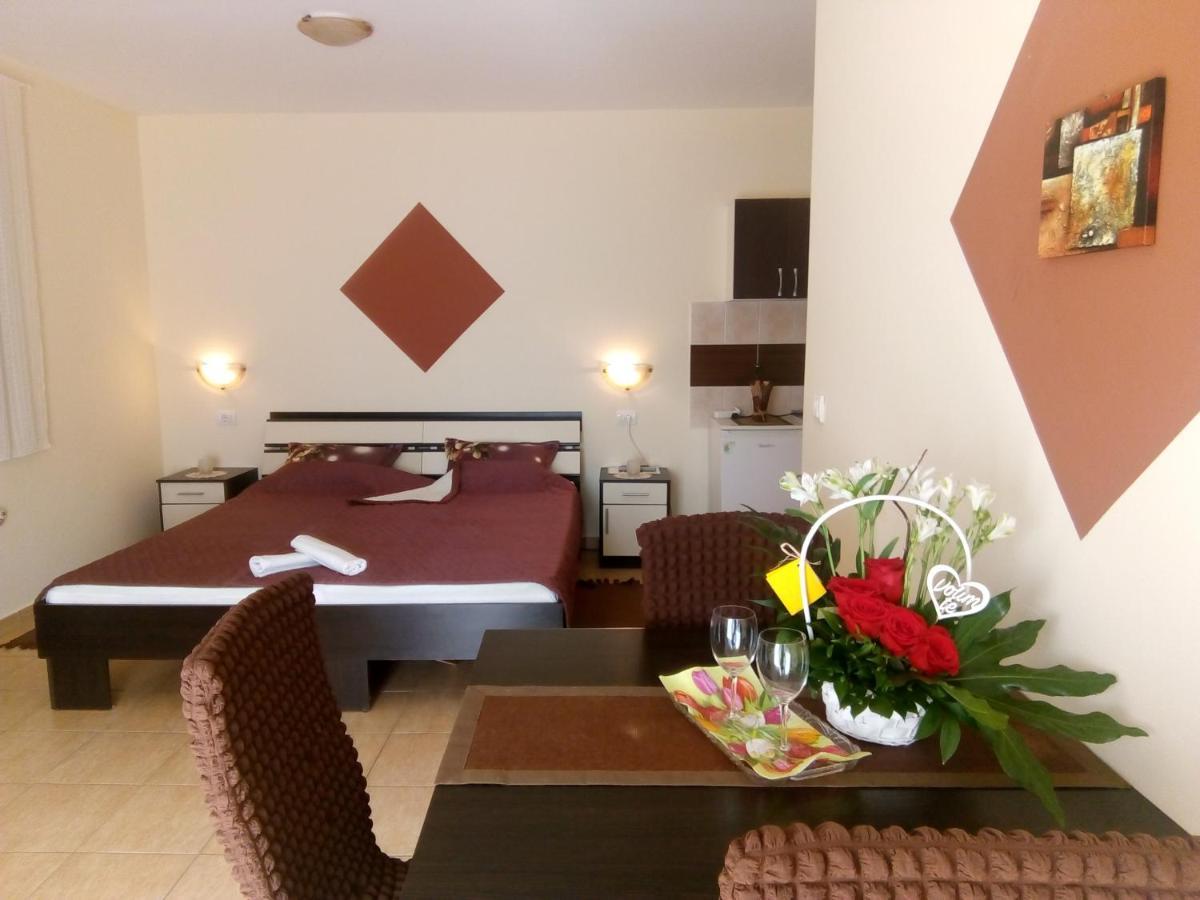 Apartment Vila Mm Srce Vrdnik Ngoại thất bức ảnh