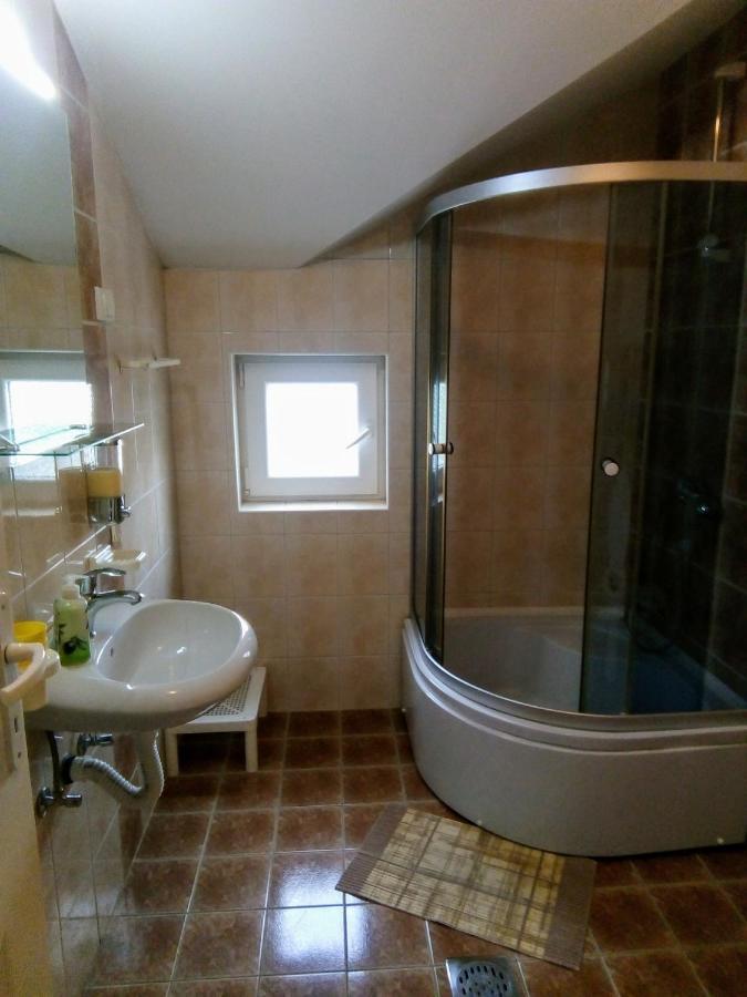 Apartment Vila Mm Srce Vrdnik Ngoại thất bức ảnh