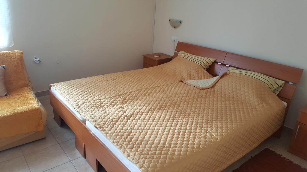 Apartment Vila Mm Srce Vrdnik Ngoại thất bức ảnh